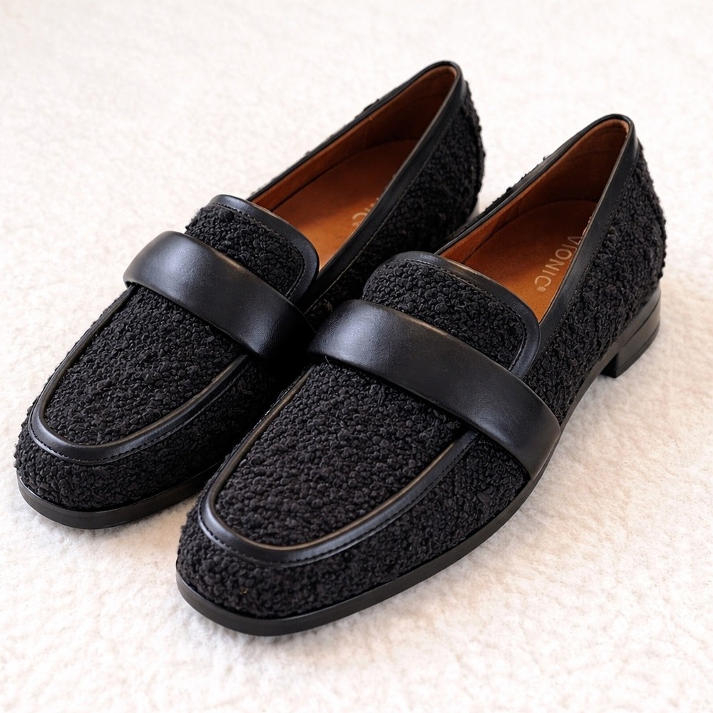 Vionic Mylene Loafers Women 9 Black Boucle Dark Academia Textured Leather Strap